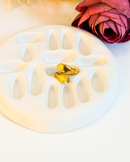 Hugging hands Adjustable ring