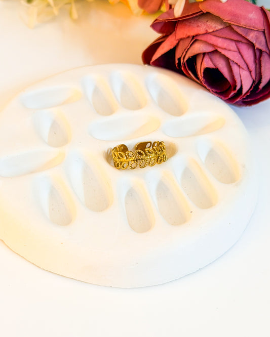 Bubbly leafy Adjustable ring band