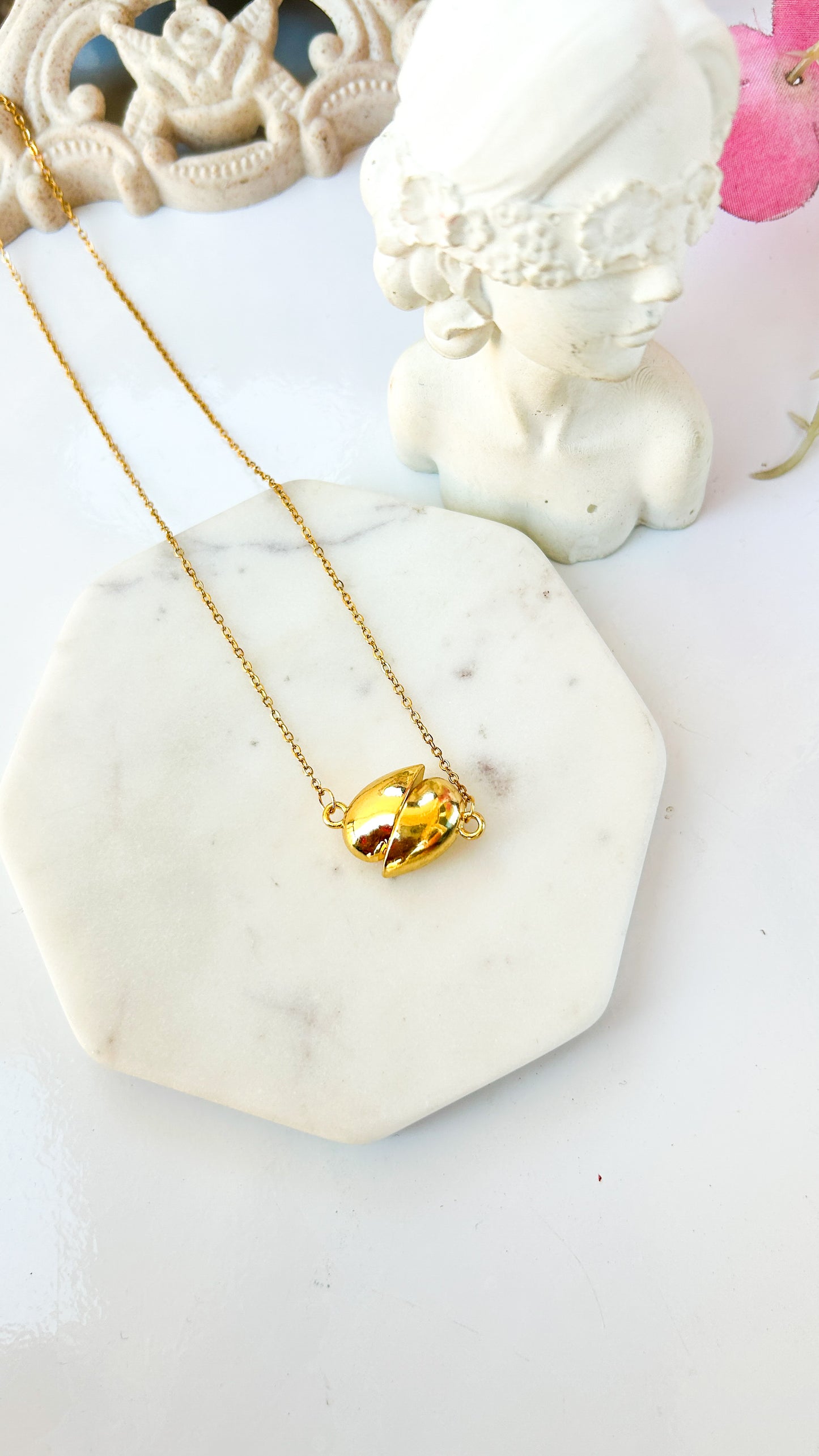 Magnetic heart necklace