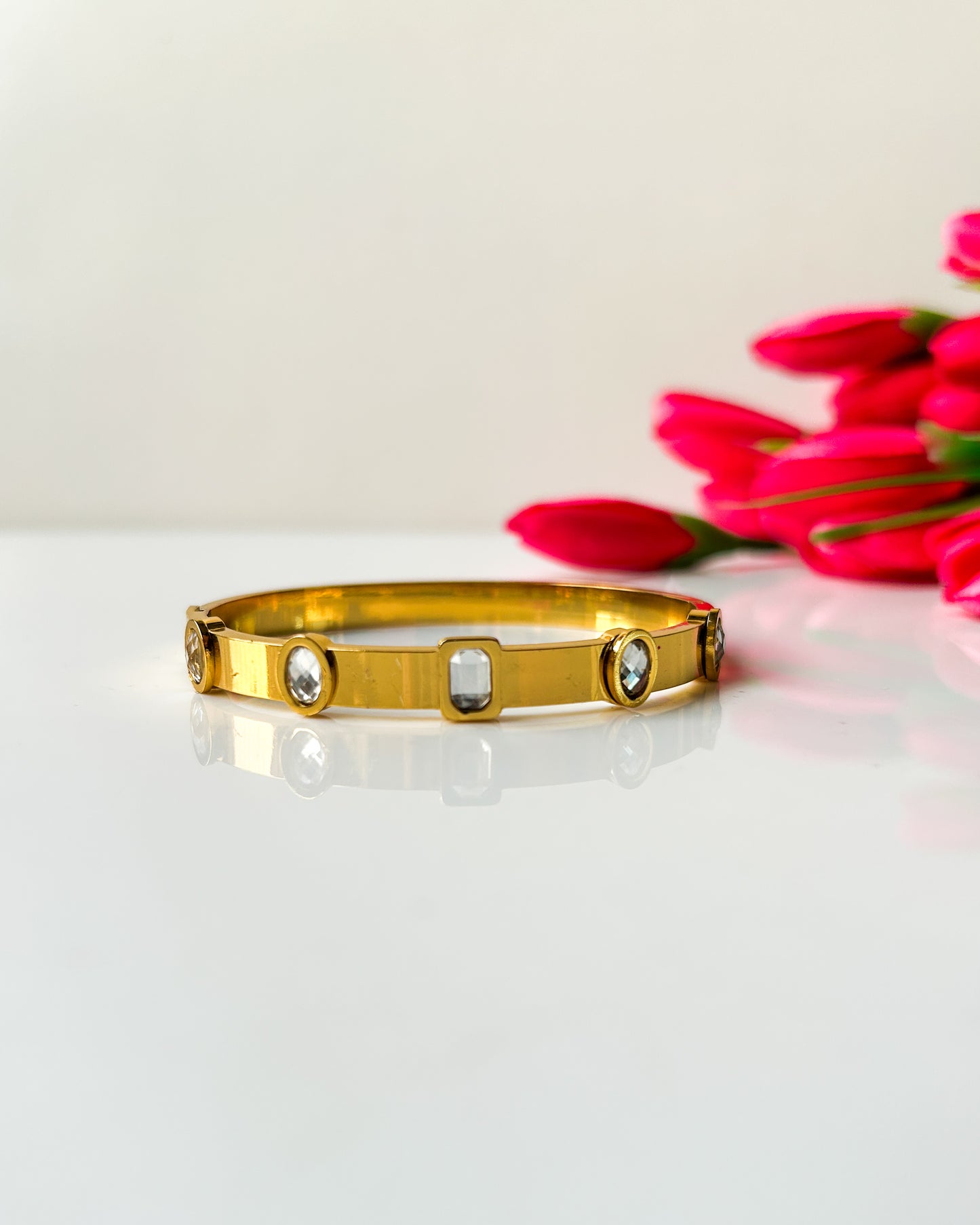 Geometric stone detailed bracelet