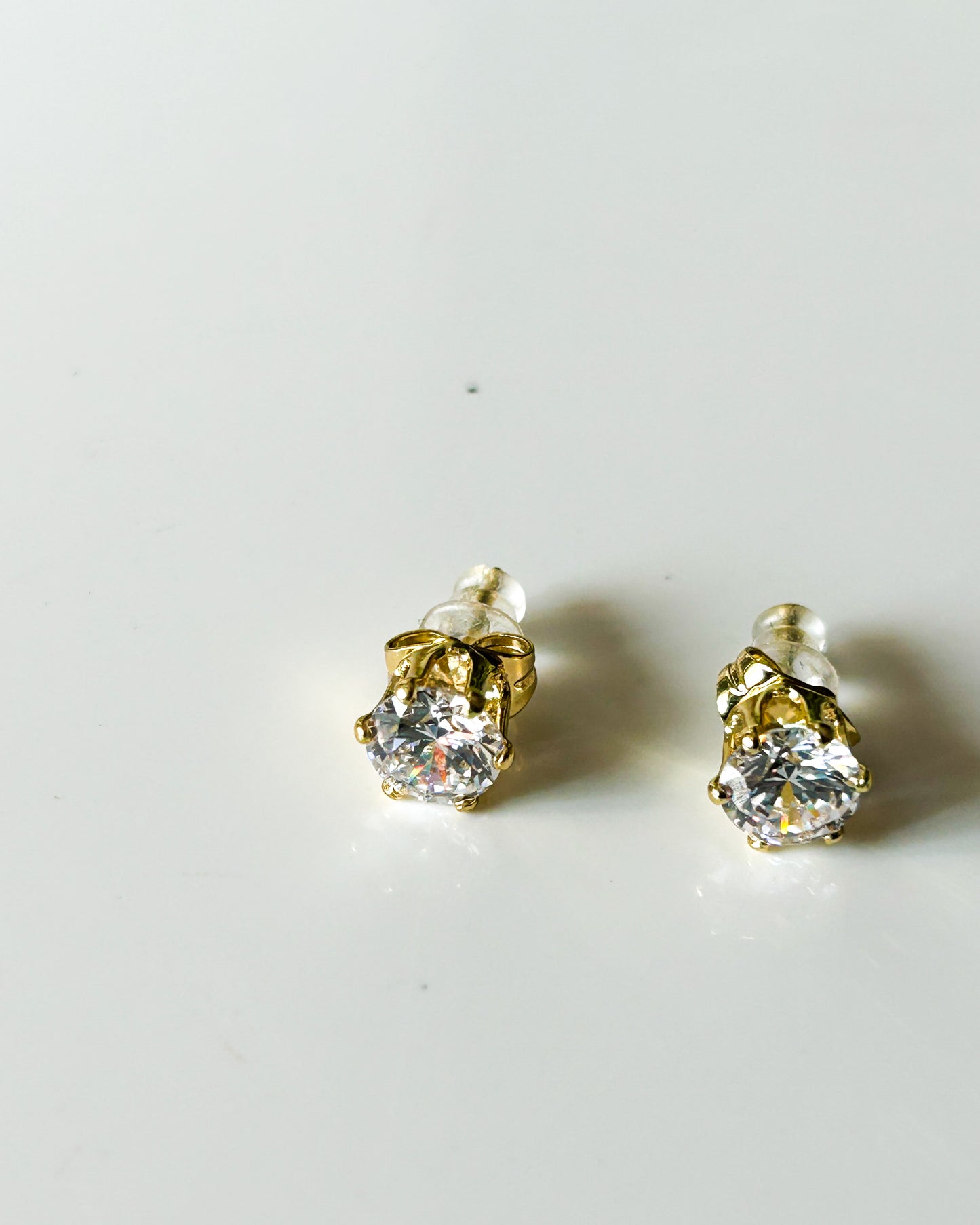 Solitaire studs