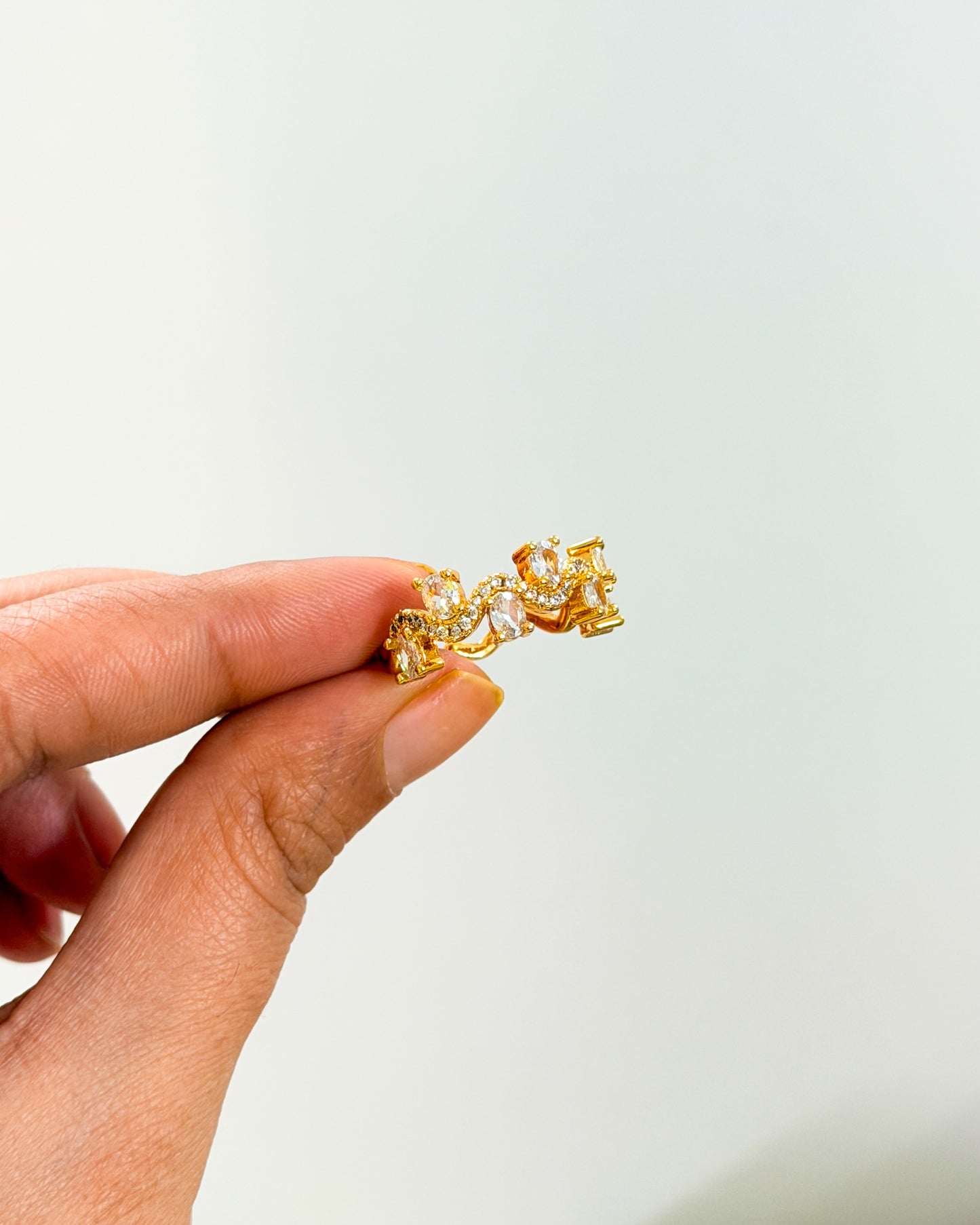 Studded wavy adjustable ring