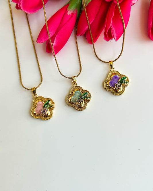 Vintage clover necklace