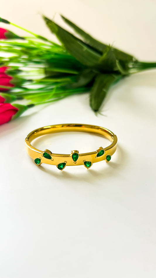Drop green stone thin wrist/ baby size bracelet