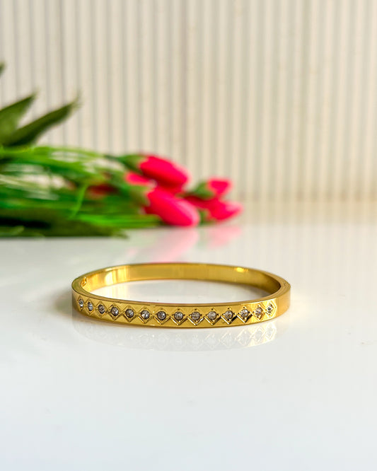 Geometric studded baby size/ thin wrist bracelet