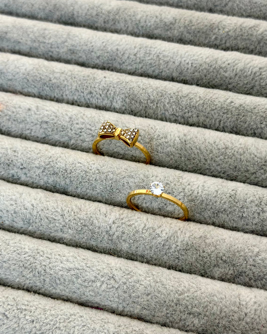 Studded bow ring set of 2