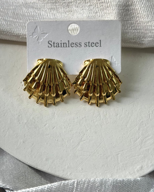 viral Shell Statement earrings