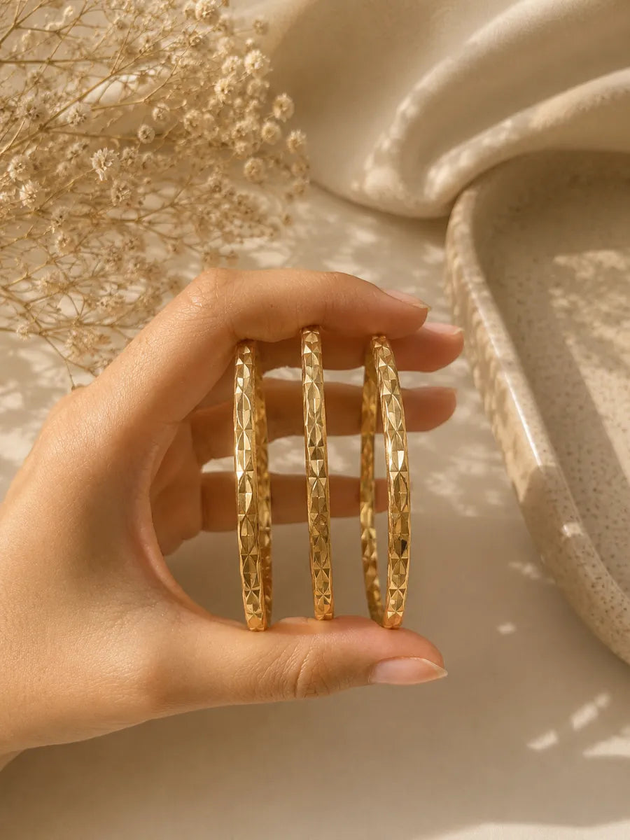 Diamond pattern set of 3 bangles ( diameter 6cm approx , size 2.4 to 2.6)