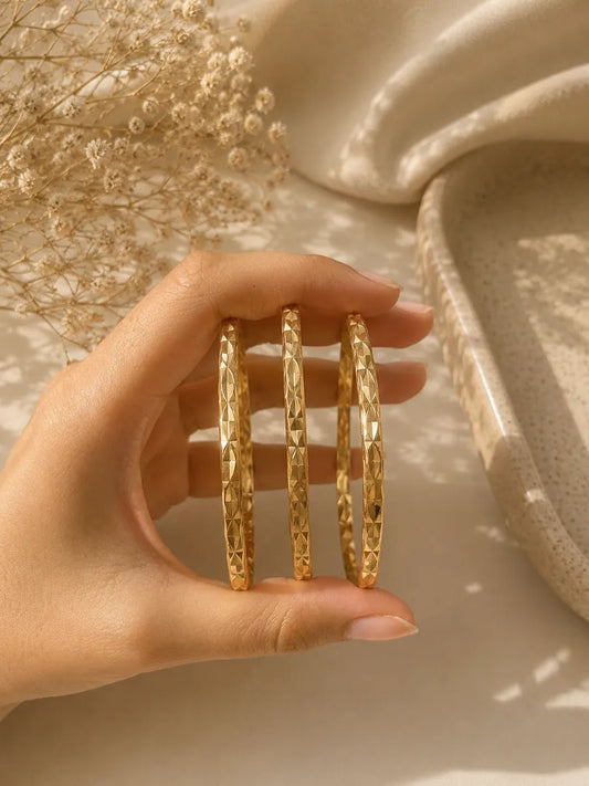 Diamond pattern set of 3 bangles ( diameter 6cm approx , size 2.4 to 2.6)