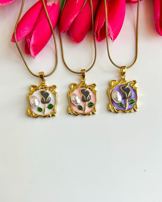 Vintage frame floral necklace