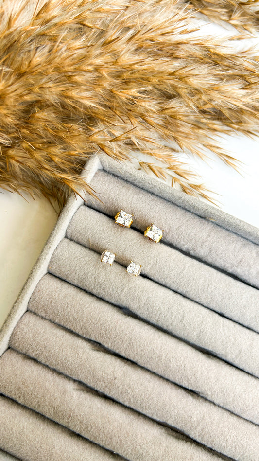 Mini solitaire studs