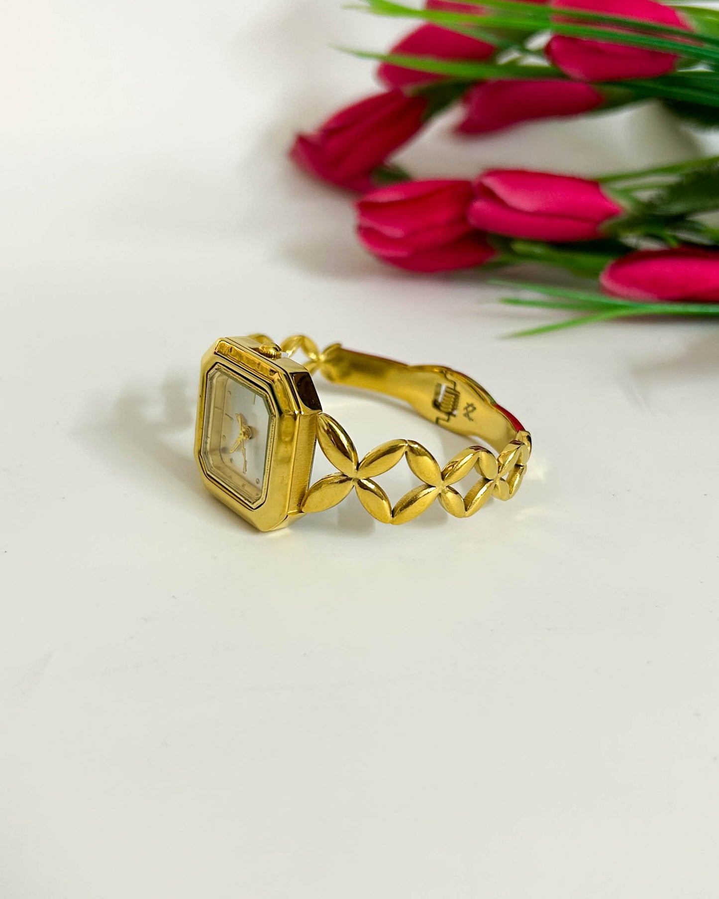 Butterfly pattern thin wrist baby size watch