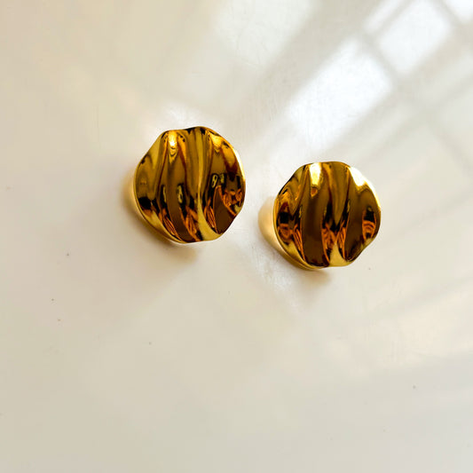 Small round earring