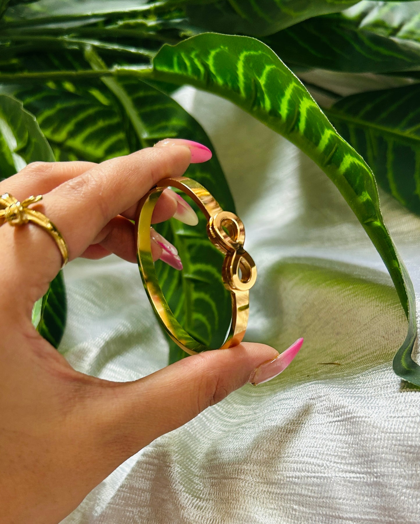 Infinity thin wrist bracelet