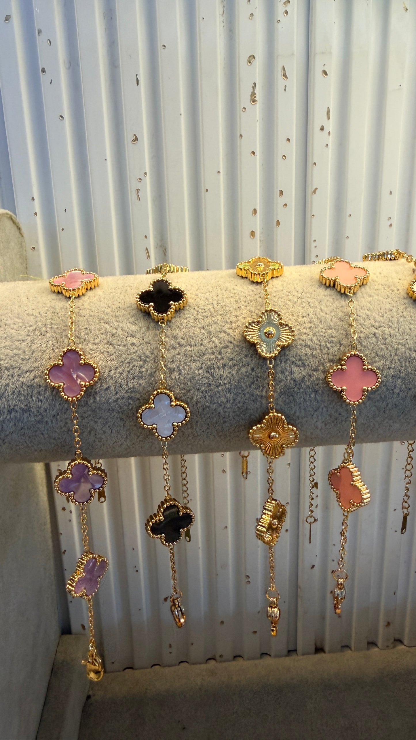 Viral Clover bracelet