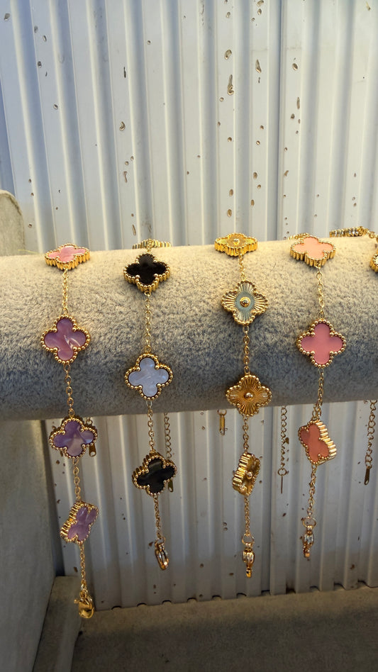 Viral Clover bracelet