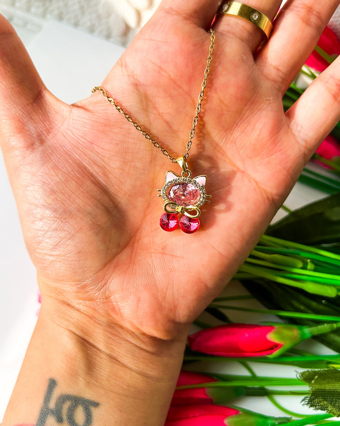 Hello kitty necklace