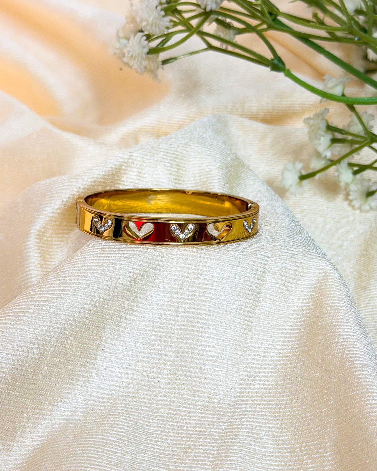 Love Note thin wrist bracelet