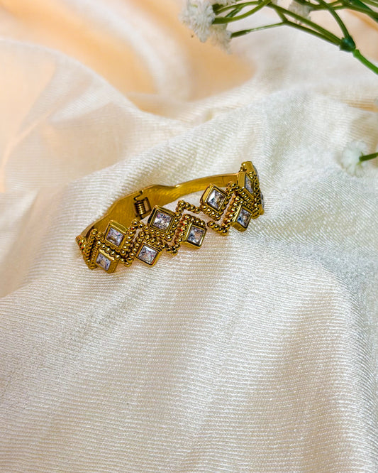 Studded zig zag thin wrist baby size bracelet
