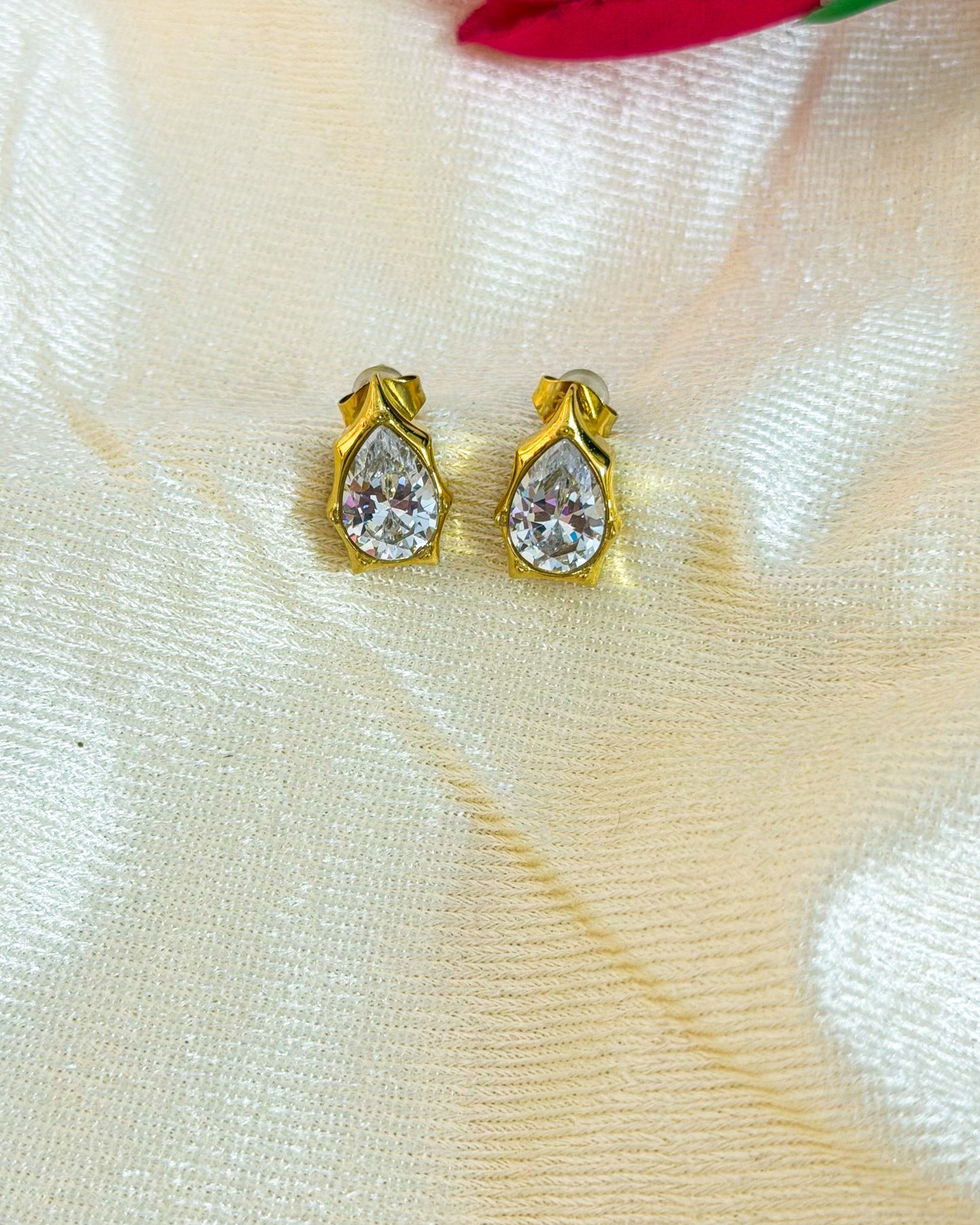 Luxe Golden teardrop earrings