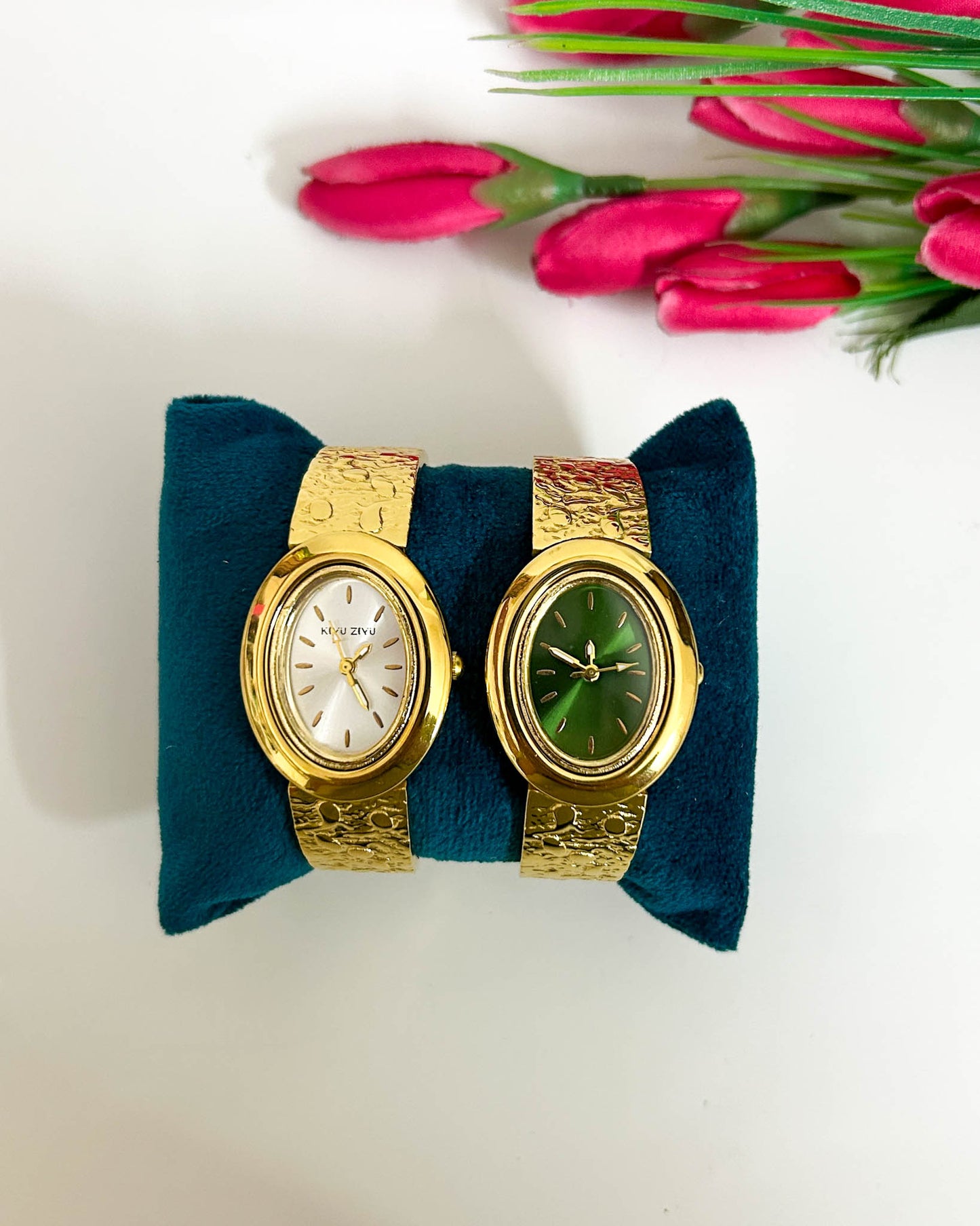 Hammered pattern thin wrist baby size watch