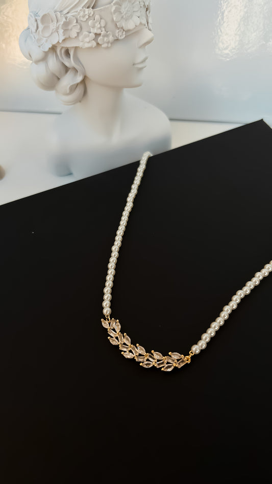 Leafy Pearl necklace