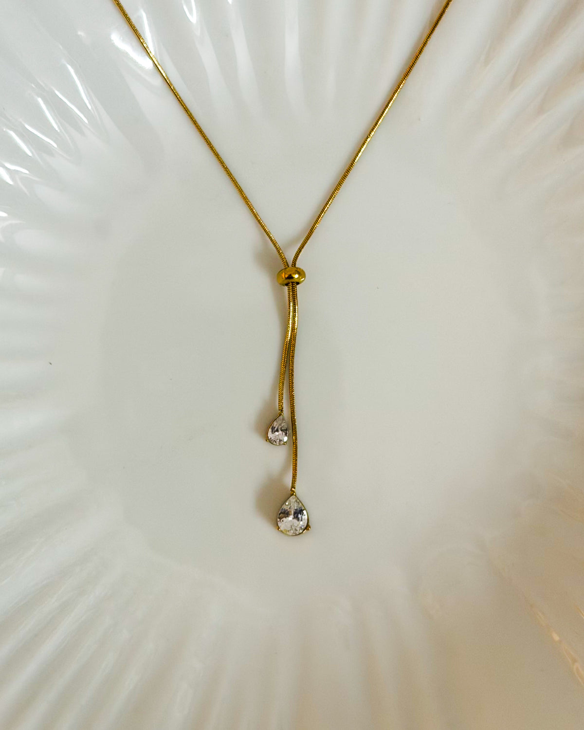 White drop adjustable necklace