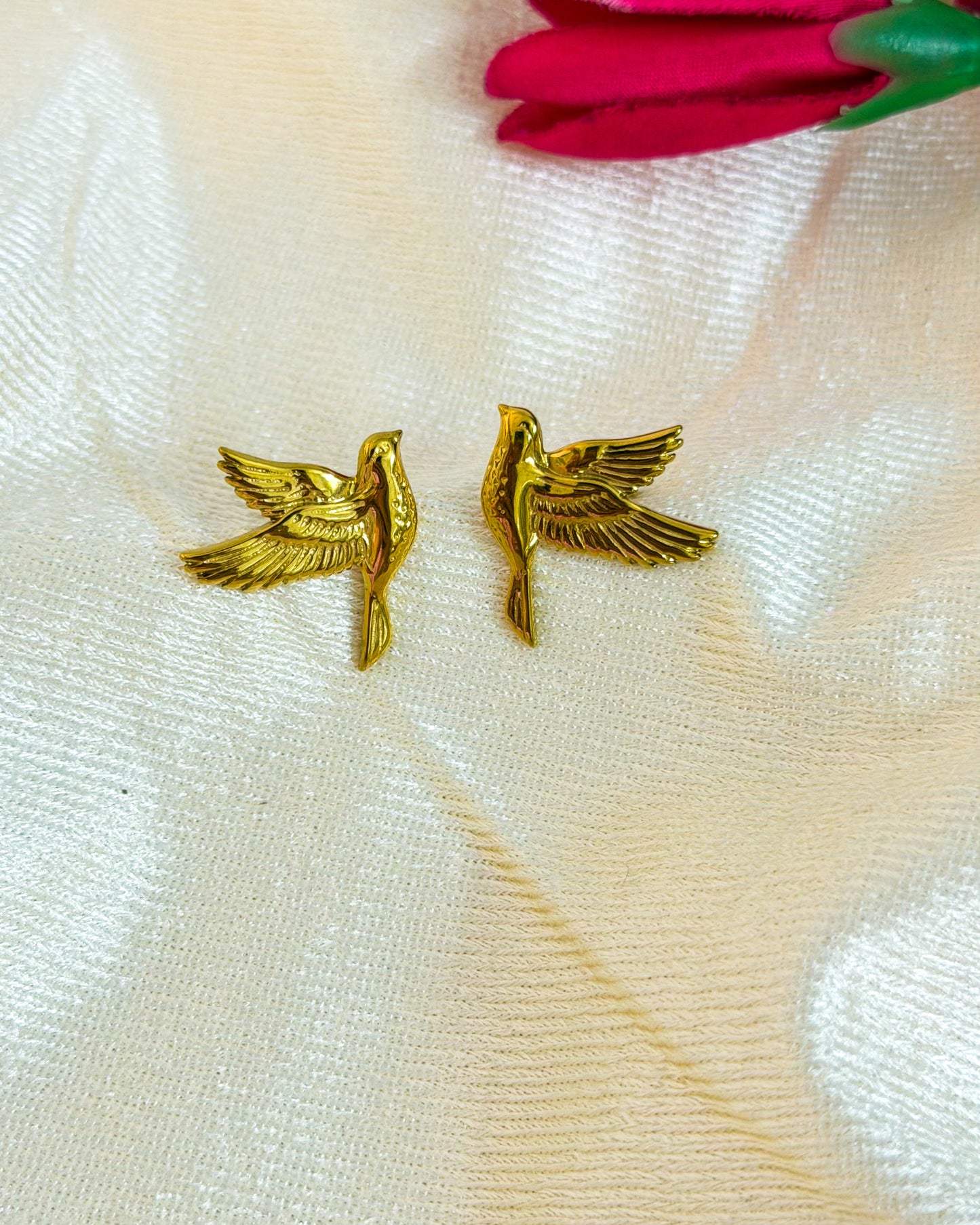 Bird fly earrings