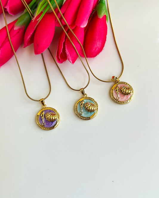 Sea shell vintage necklace