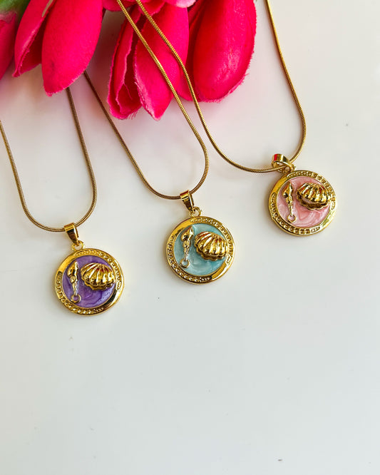 Sea shell vintage necklace