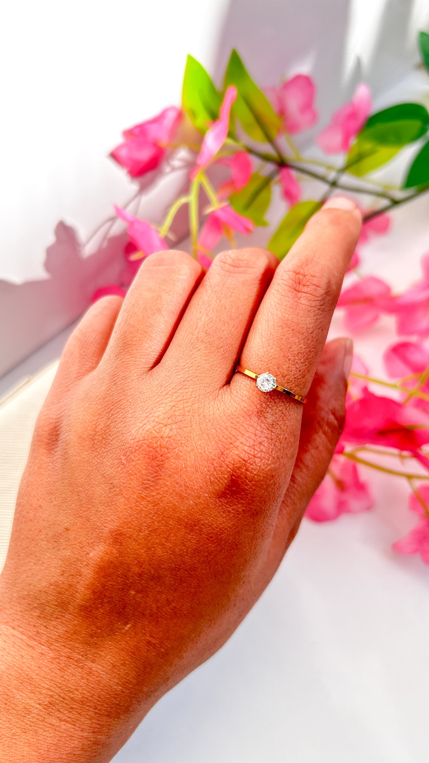 Minimal solitaire ring