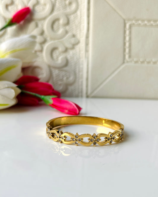 Vintage thin wrist bracelet