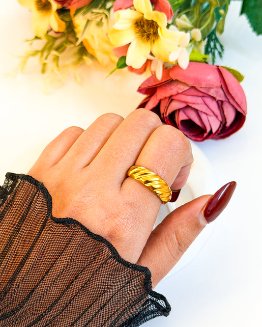 Twisted band Adjustable ring