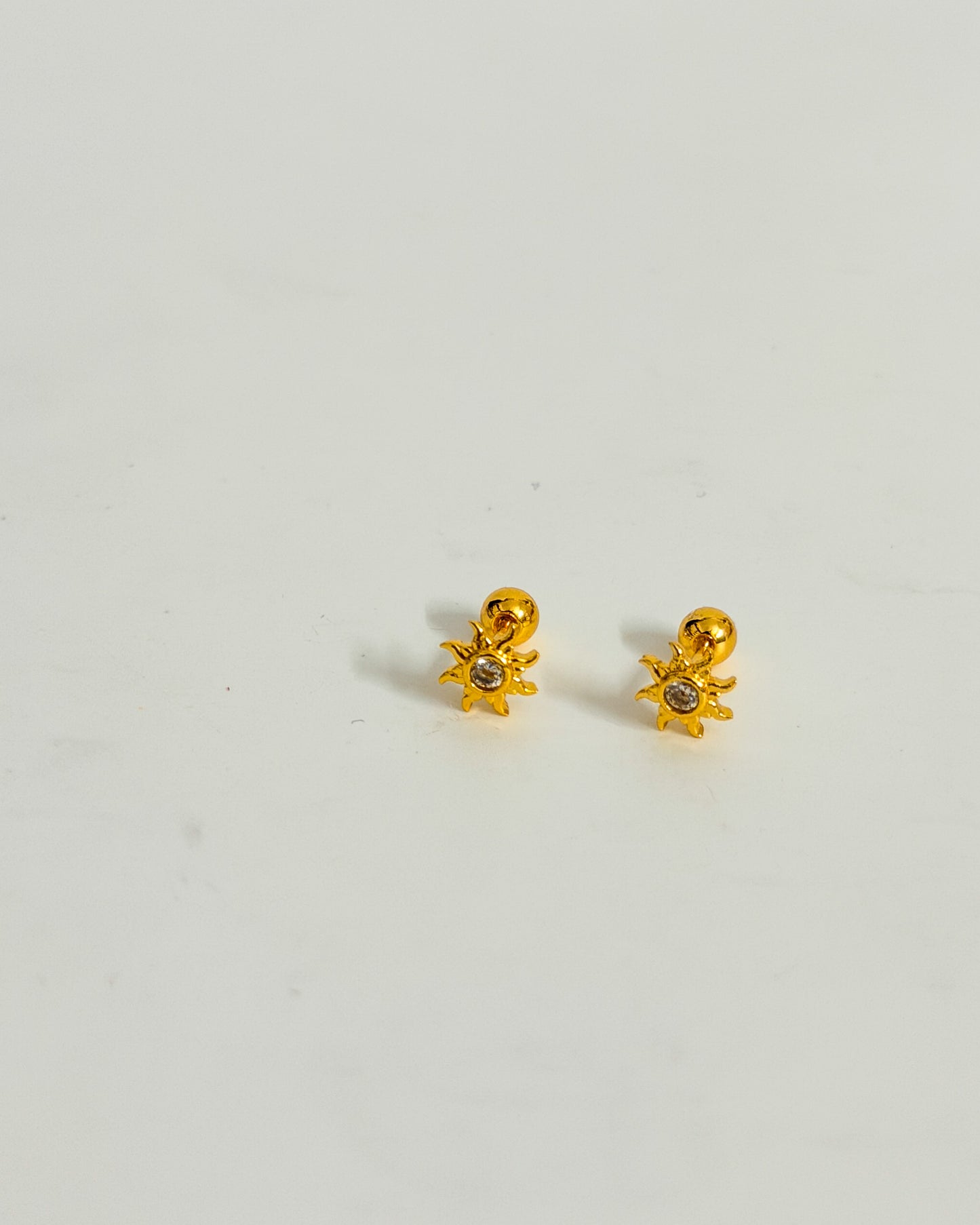 The sun ball back studs