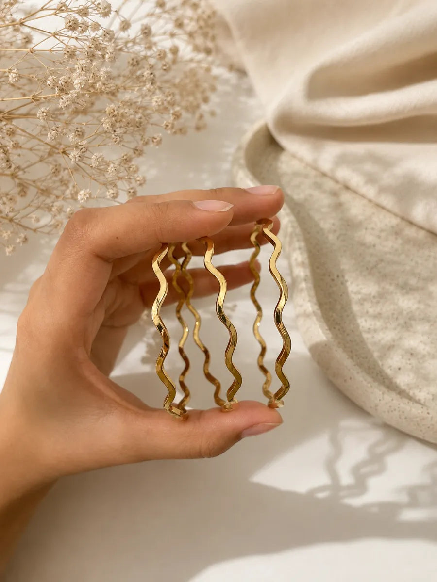 Wavy bangles set of 3 ( diameter 6cm approx , size 2.4 to 2.6)