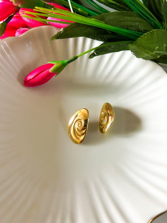 Wavy shell studs