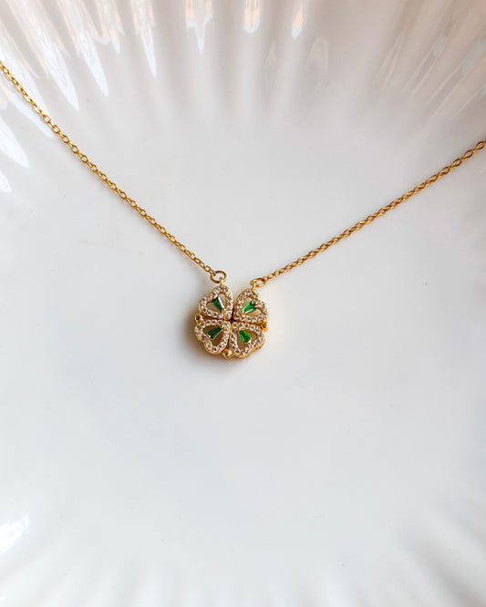 Green heart magnetic necklace