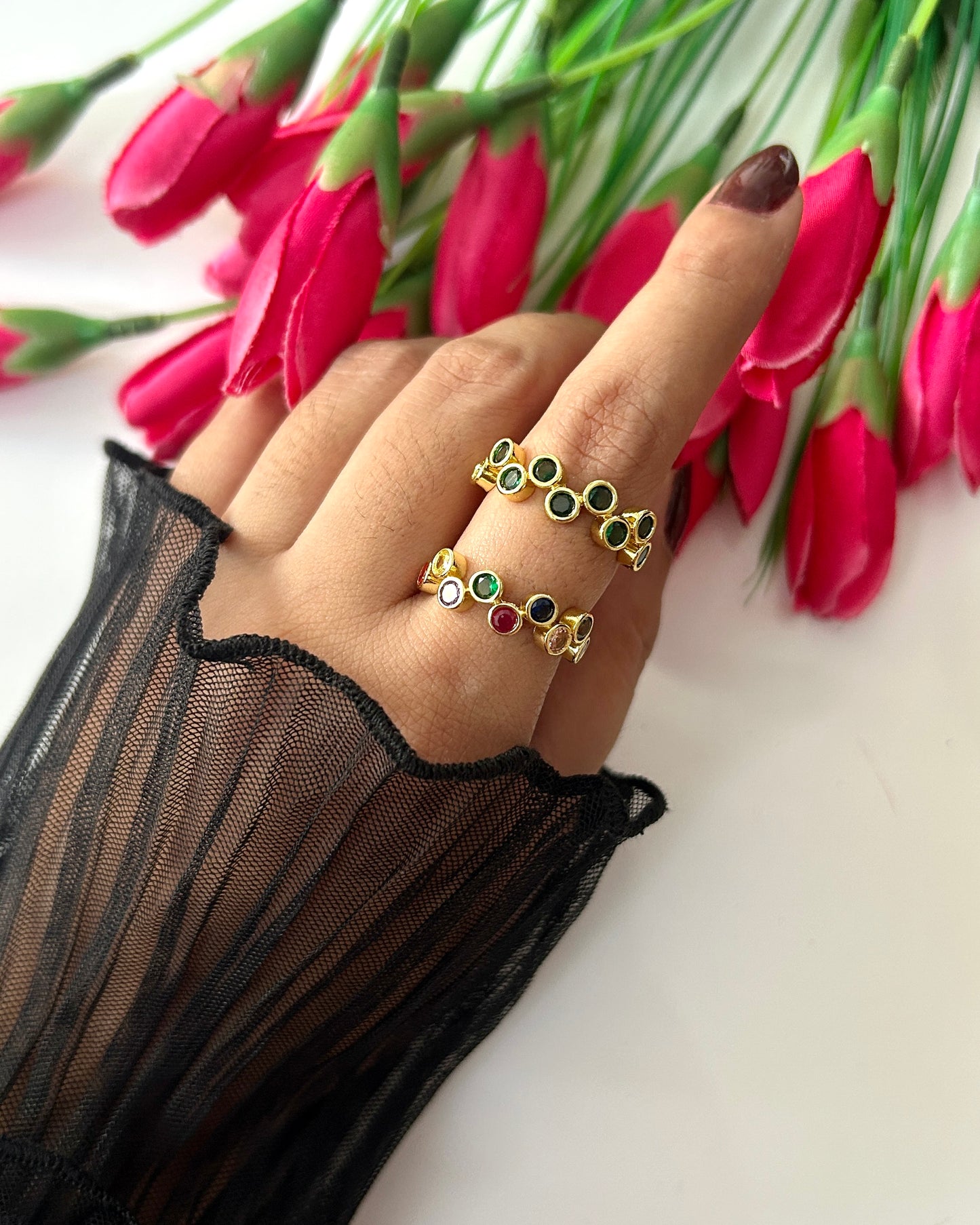 Bubble stone adjustable ring