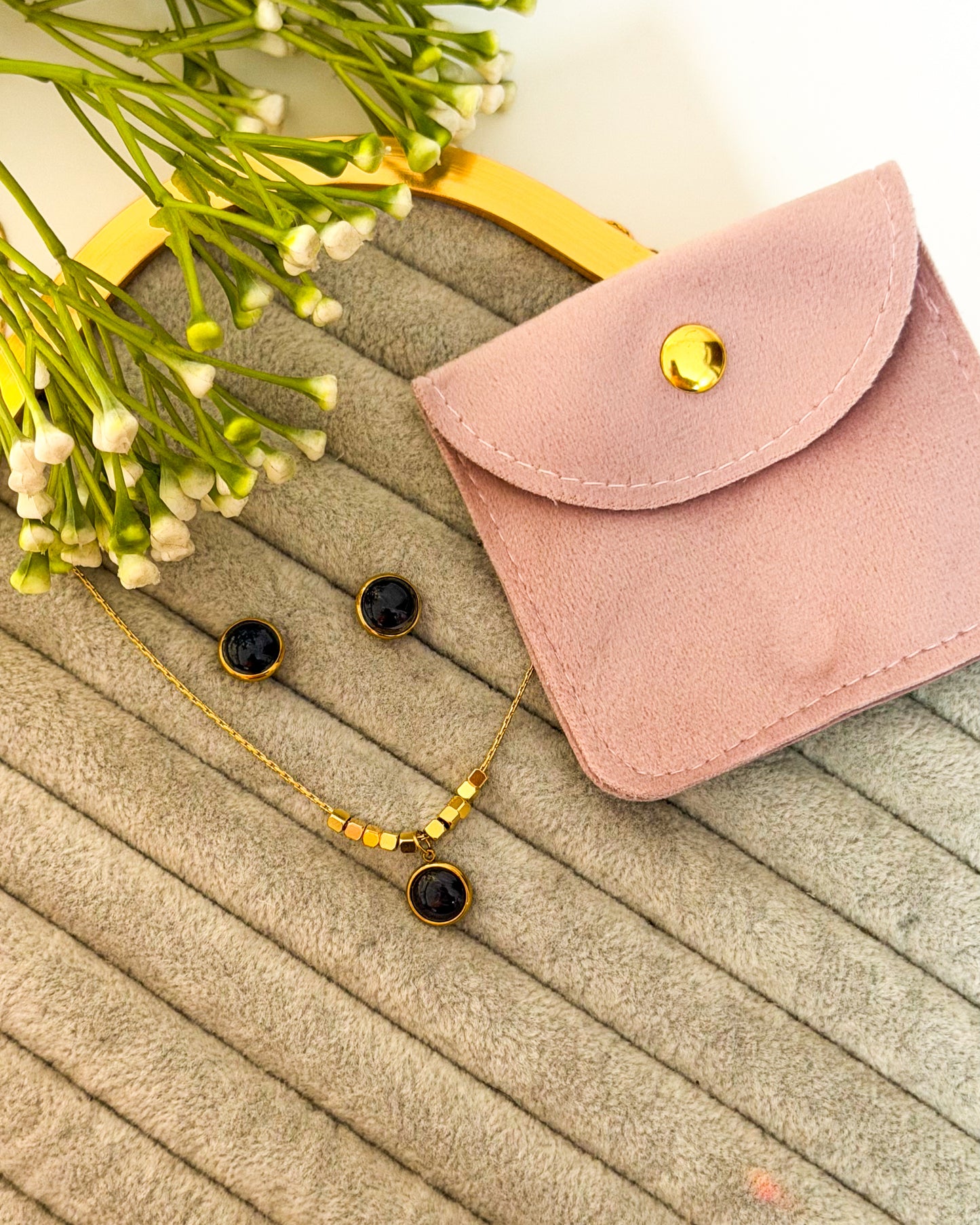 Round black stone necklace combo with pouch