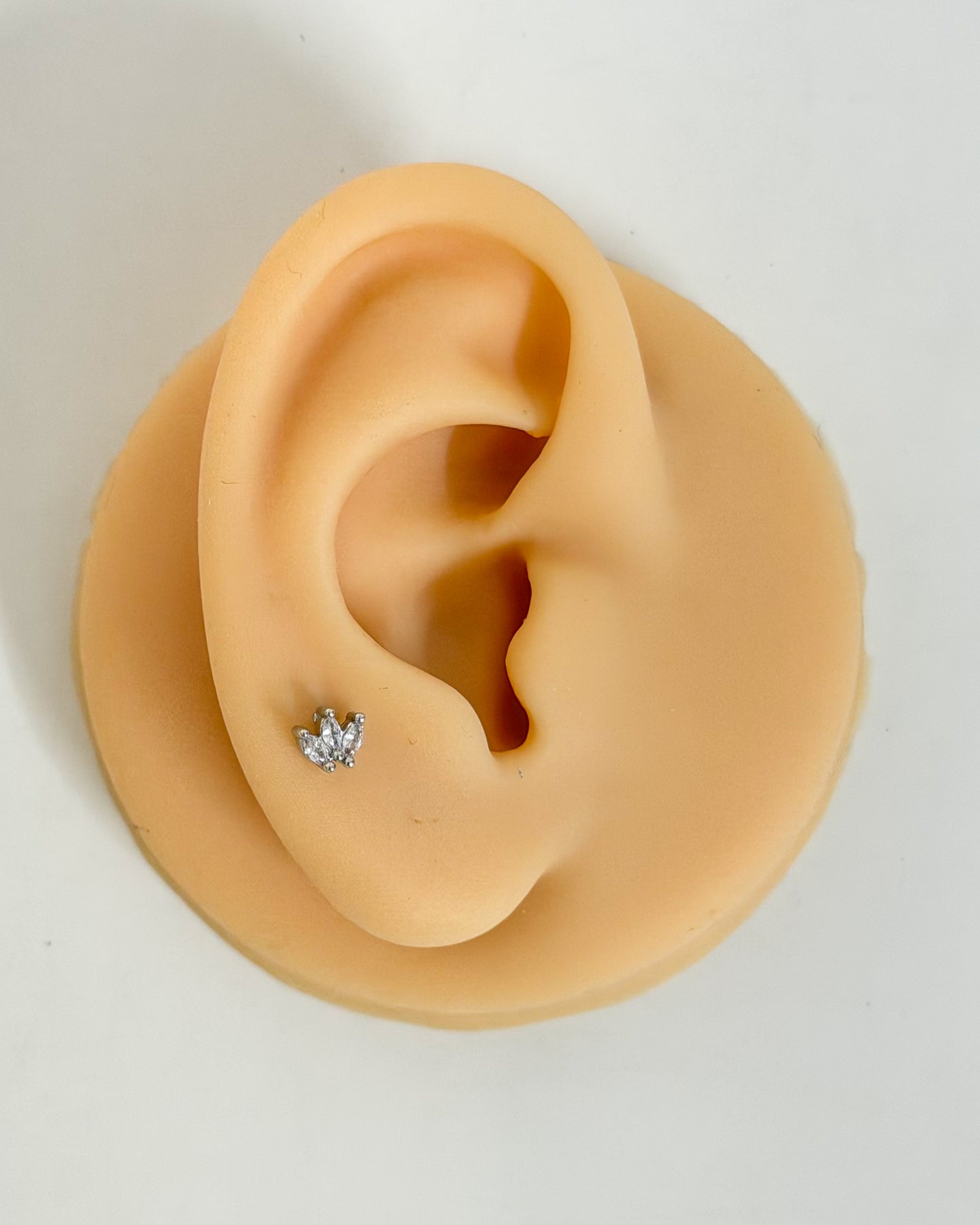 Three leaf silver ballback studs