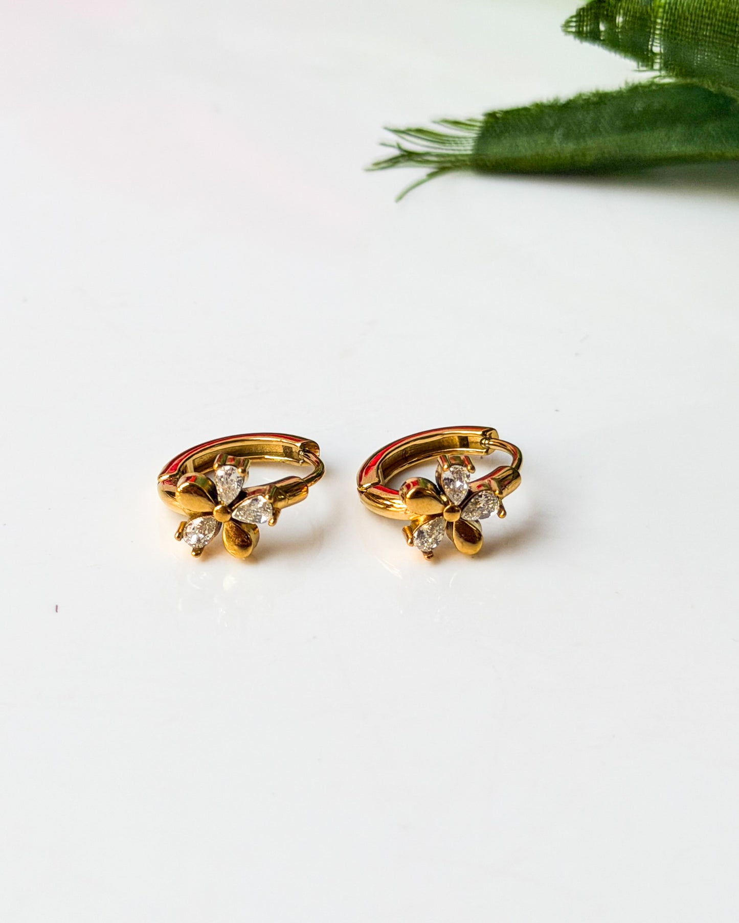 Delicate flower Huggies