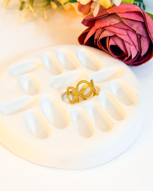 Hollow oval link ring