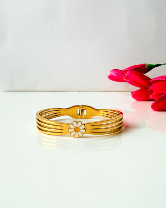 Daisy thin wrist / baby size bracelet