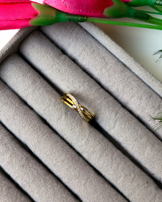 Wavy cross premium ring