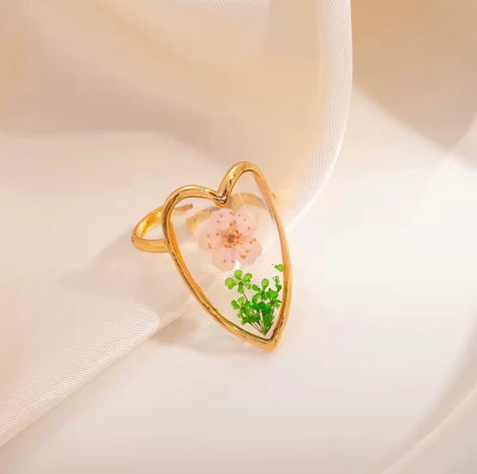 Flower heart resin ring