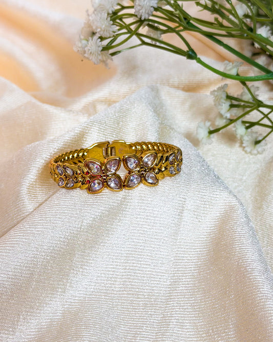 Floral dew thin wrist bracelet