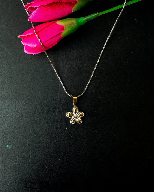 Floral dual tone necklace