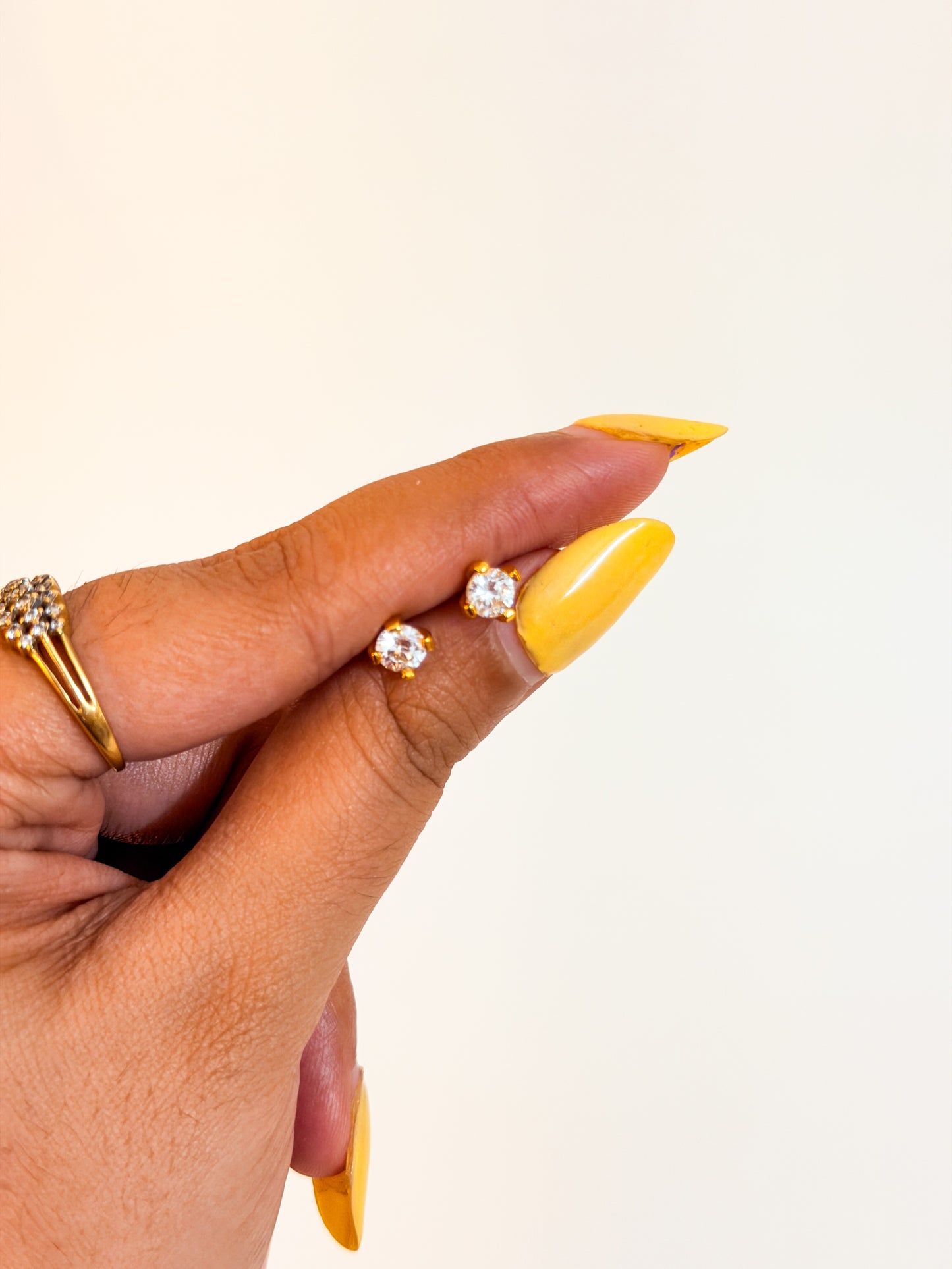 Solitaire ball back studs