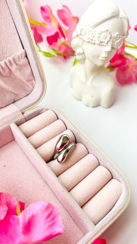 Adjustable double ball ring