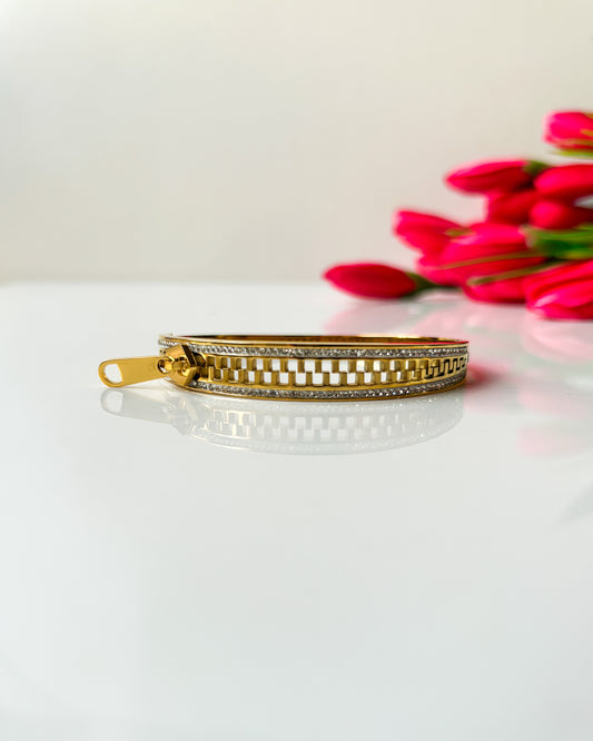 Zip detailed bracelet